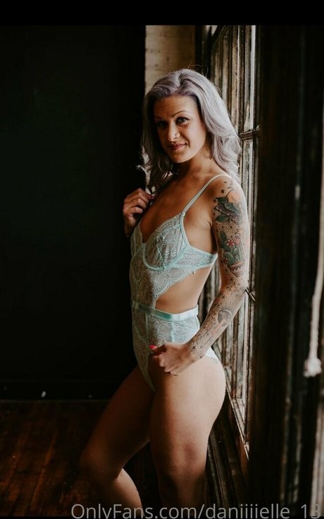 daniiiielle 13 独占ポルノスター 写真