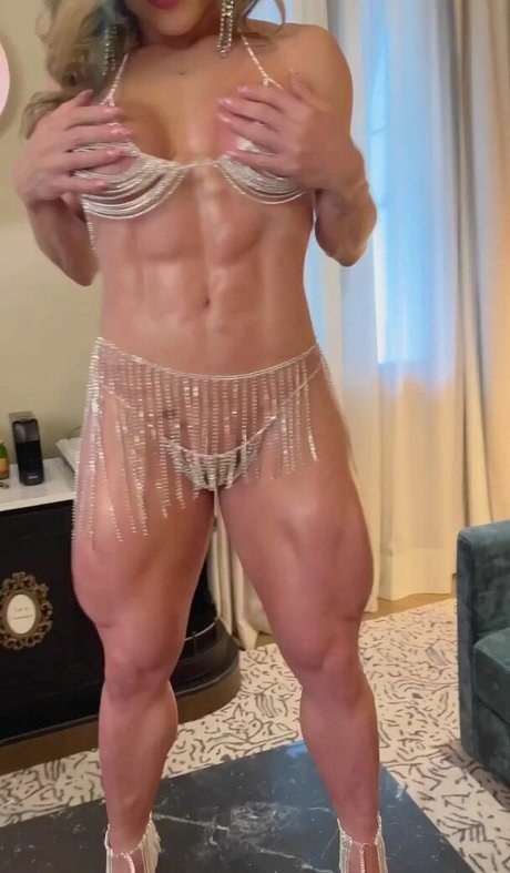Izabelle Paula 完璧なスター ギャラリー