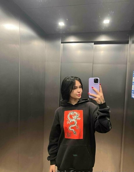 mee zee セックス女優 写真