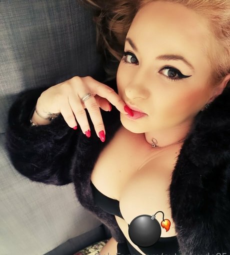 cuteblonde85 かわいいポルノスター ギャラリー
