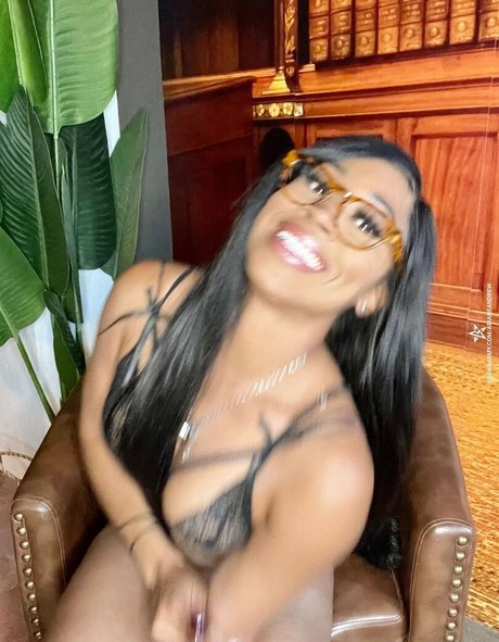 Ariane Andrew ポルノスター 写真