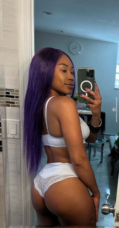 Ariane Andrew 高品質のポルノスター 写真