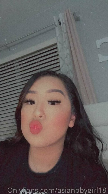 asianbbygirl18 可愛いモデル 写真