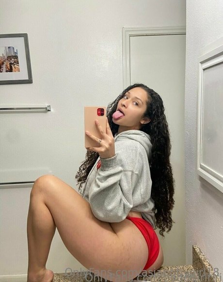 asianbbygirl18 XXXモデル 写真