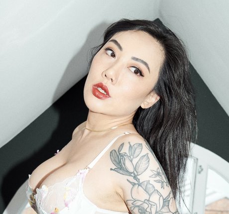 Ravenna Tran 美しい女優 画像