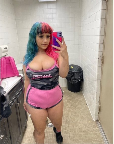 Harlee Queeni ポルノスター セックス 写真