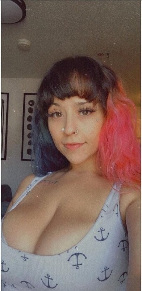 Harlee Queeni セックスモデル 写真