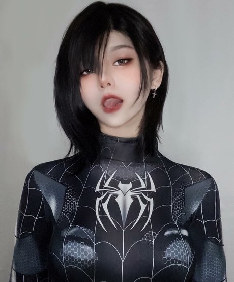 Aveline Tetsuya トップポルノスター 写真