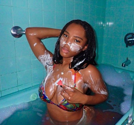 Quenlin Blackwell ポルノスター セックス 写真