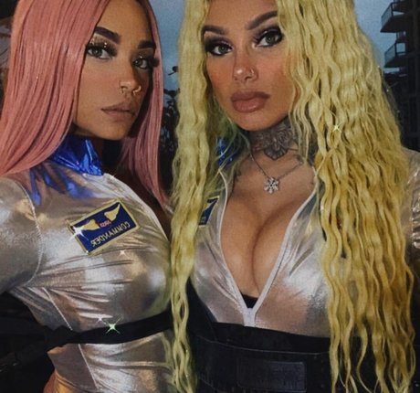 Snow Tha Product セクシーなスター 写真