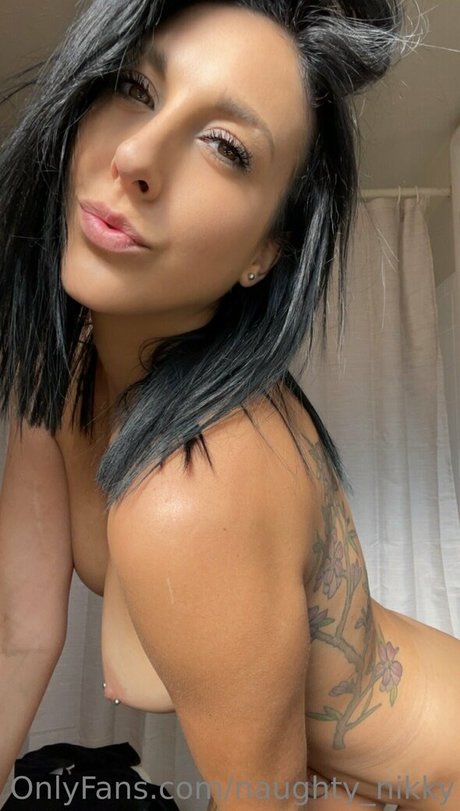 naughty nikky top profile image