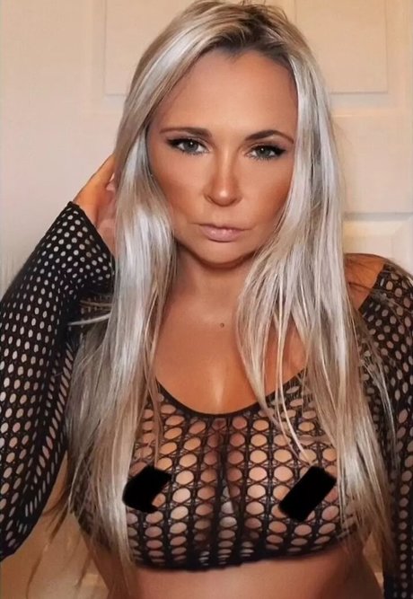 Lisa Sutton 独占モデル 写真