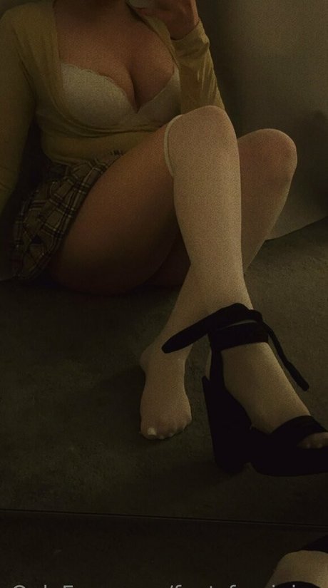 feet feminine セックスモデル ギャラリー