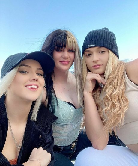 Jaime Hayter セクシーなスター 写真