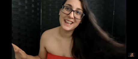 ASMR Alysaa ポルノスター ホット 写真