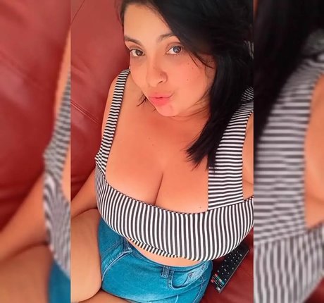 アナルヌードOnlyFans 可愛い 写真