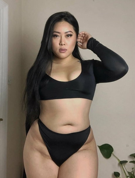Jin Baek 可愛いモデル 画像