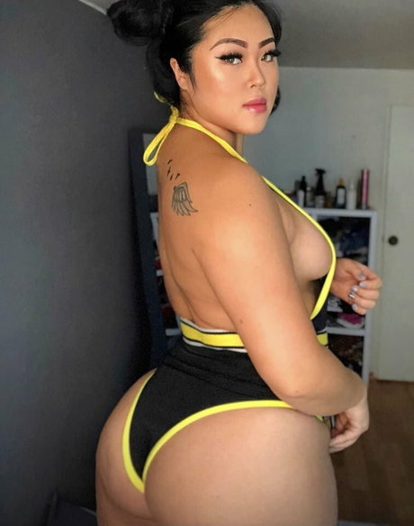 Jin Baek かわいいモデル 写真