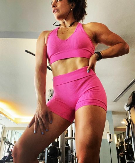 Raquel Rodriguez 裸モデル 写真