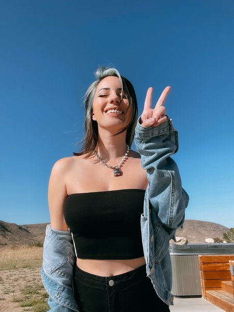 Hannah Ray 美しいポルノスター アーカイブ