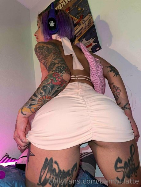 bambi latte セクシーなスター 写真