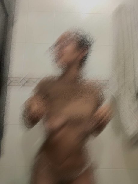 Manuela valenzuelaaa ホットなモデル 画像