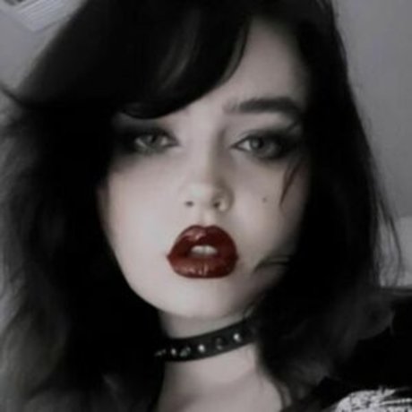BBW パウグ オンリーファンズ セクシーヌード 画像