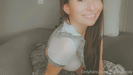 ティックトックスター オンリーファンズ 美しいヌード 画像