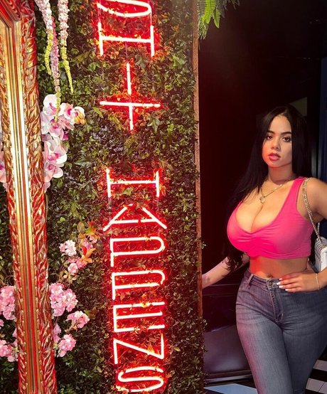 audryadames ホットスター 画像