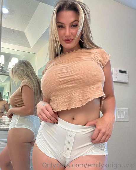 Emily Knight セクシーモデル 写真