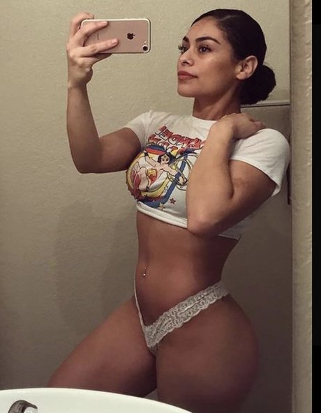 Perla Jasmin ポルノスター 素敵 画像