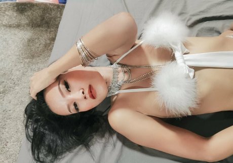 Yourgoldfish 美しいポルノスター 写真