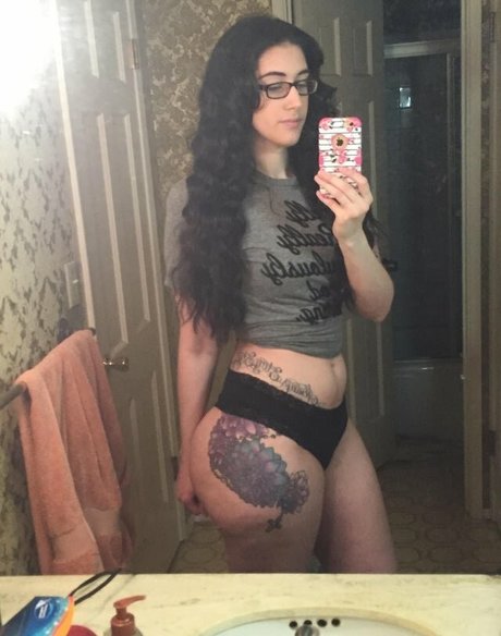 sarahexposed 無料女優 画像