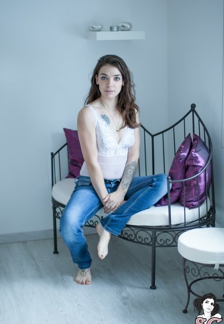 Pia Lora ホットなモデル 画像