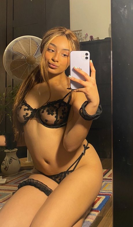 lilyluvrr セクシーなポルノスター 画像