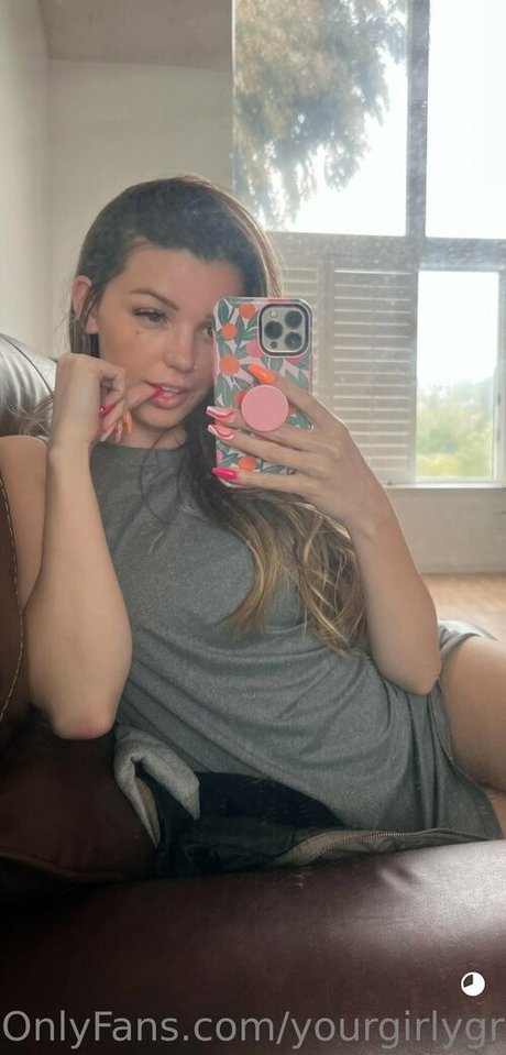Yourgirlygracee ポルノスター 写真