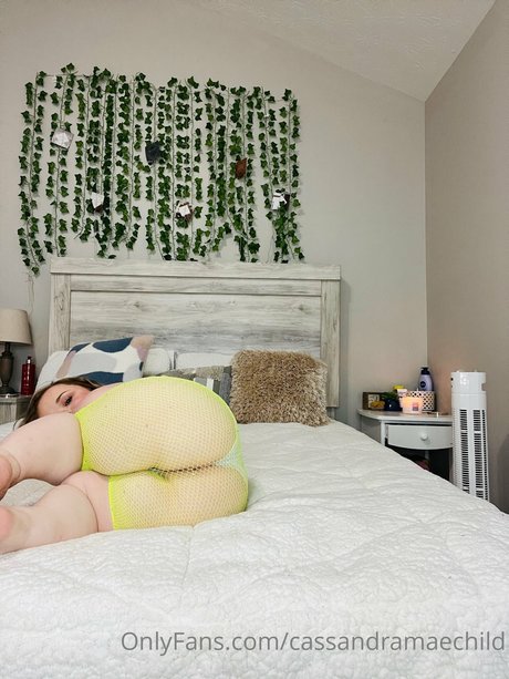 Cassandra Mae Davis アートスター 写真