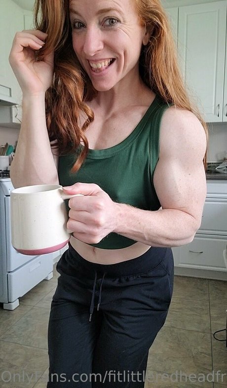 fitlittleredheadfree ヌードのポルノスター 写真