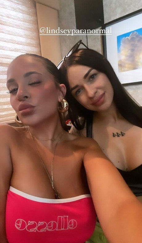 lindseyparanormal トップスター 写真