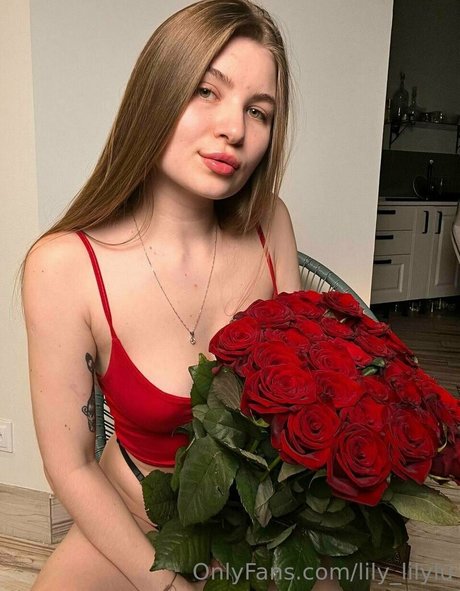 lily lilylu 完璧な女優 写真