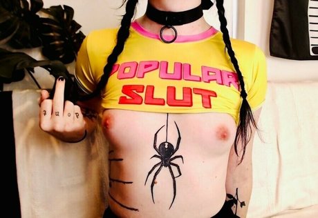 ショートティーンOnlyFans アートヌード 写真