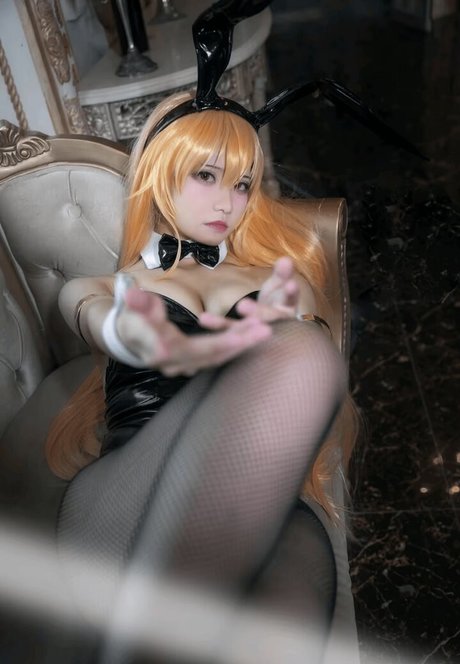 Yimiaojun Nya ポルノスター ヌード 写真