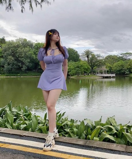 ZhouYiQin 美しいスター 画像