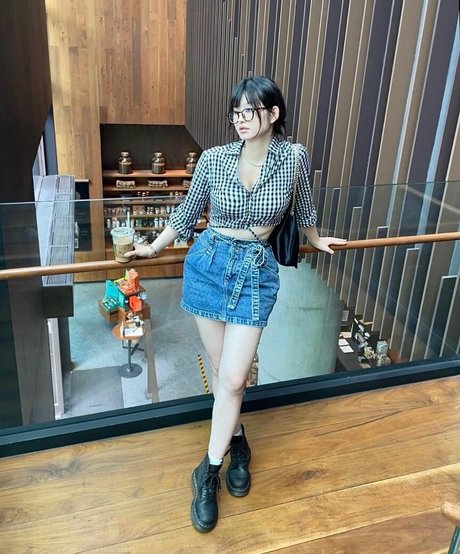 ZhouYiQin セックスモデル 画像