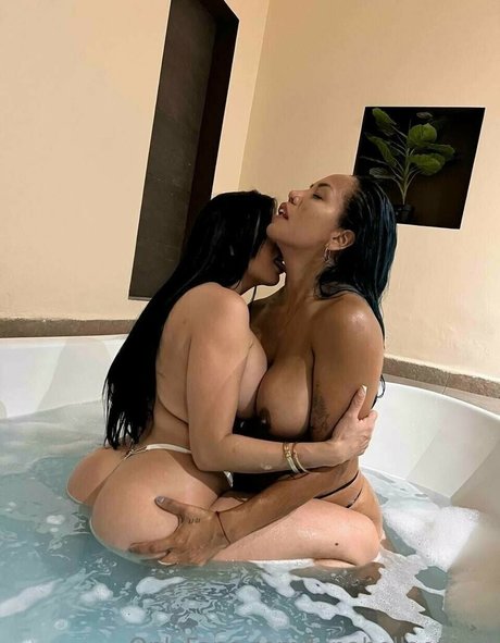 Mujer Luna Bella セックス女優 写真