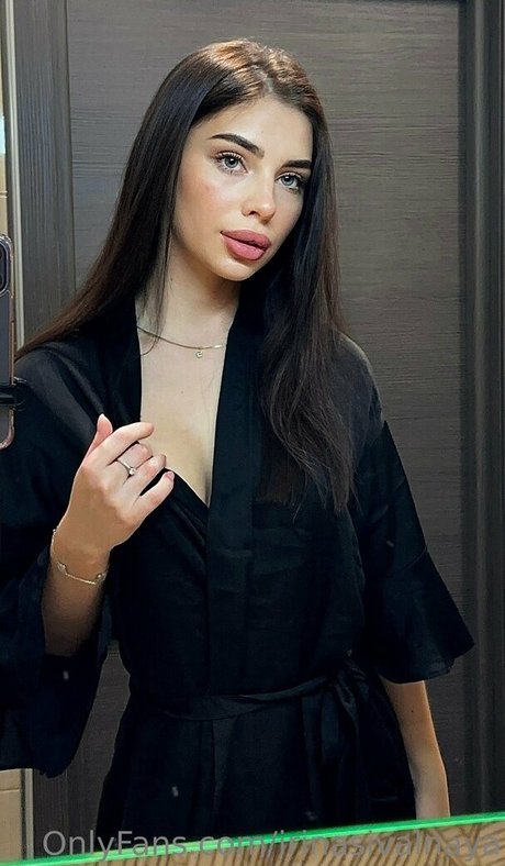 irinasivalnaya セクシー女優 画像
