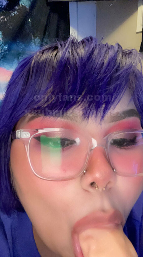 xsubmissivelissx 裸の女優 写真