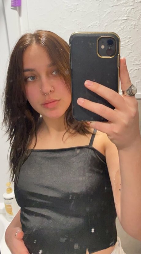 rhyrhyie セックスモデル 画像