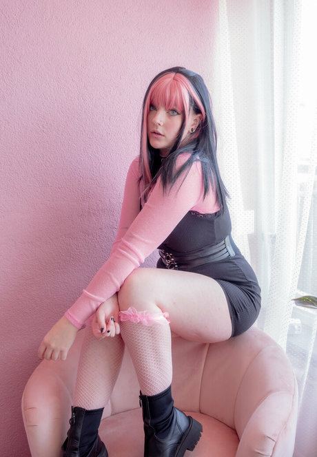 黒檀のタトゥーOnlyFans セクシーヌード 画像