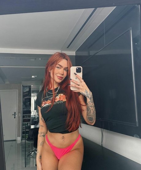 Lara Silva ポルノモデル 画像